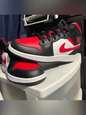 Nike Air Jordan 1 Mid